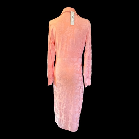 Beautiful Salmon-Colored Feminine Robe. NEW - Picture 4 of 6